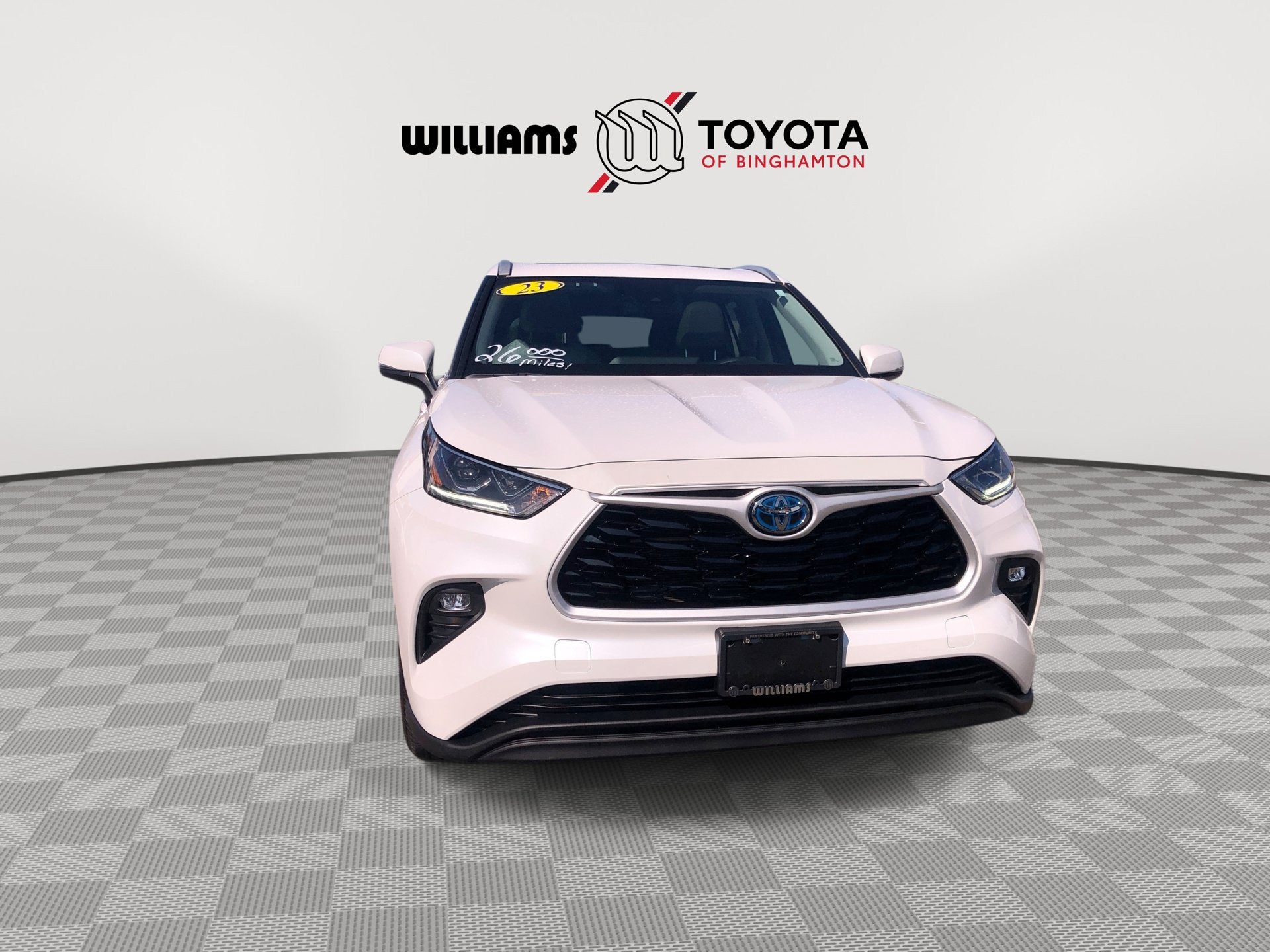 2023 Toyota Highlander Hybrid Bronze Edition