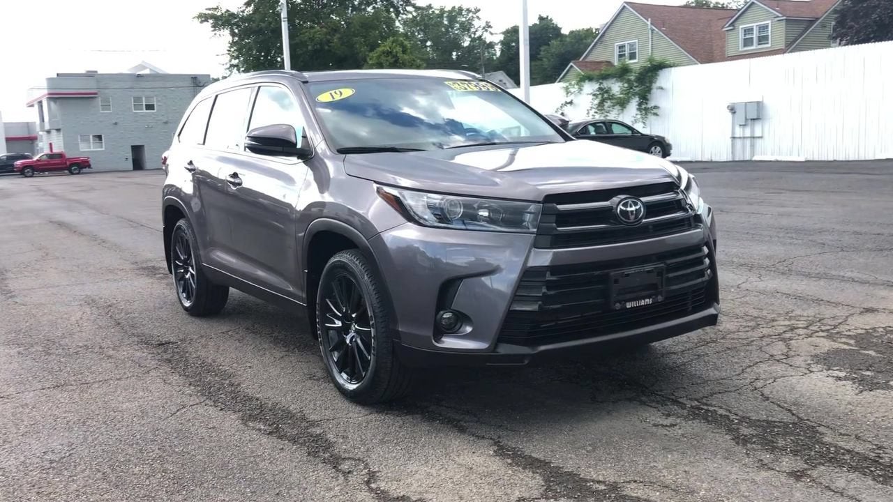 2019 Toyota Highlander SE