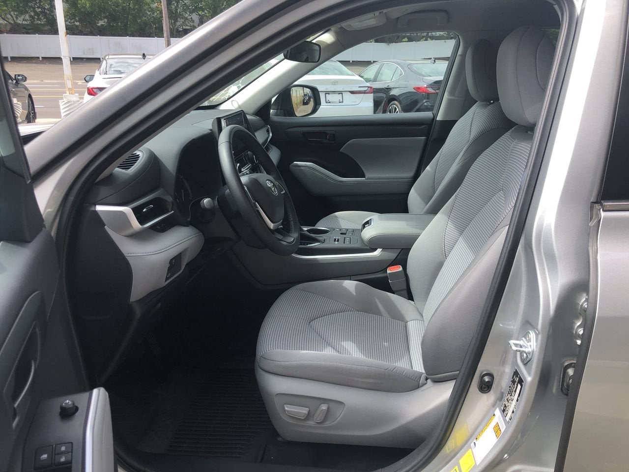 2023 Toyota Highlander LE
