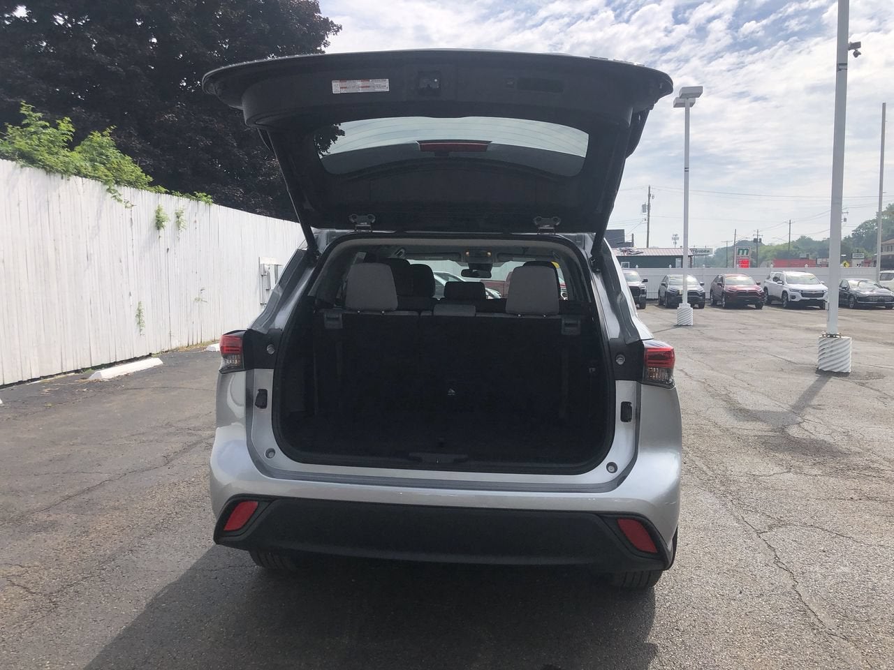 2023 Toyota Highlander LE