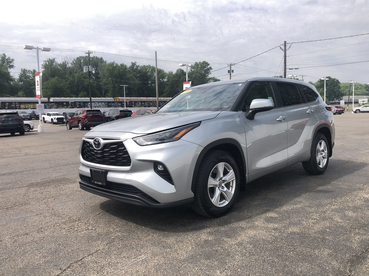 2023 Toyota Highlander LE