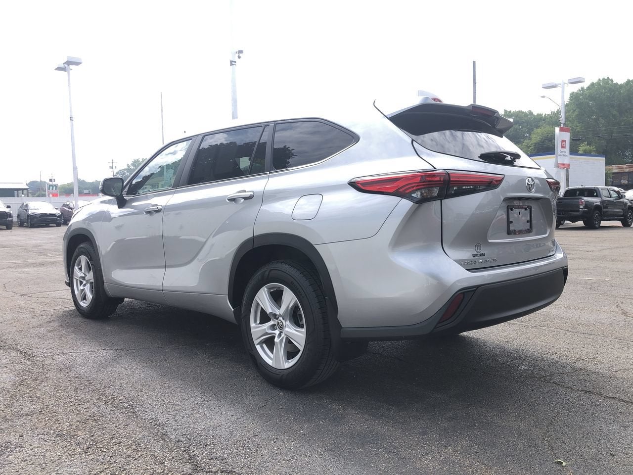 2023 Toyota Highlander LE