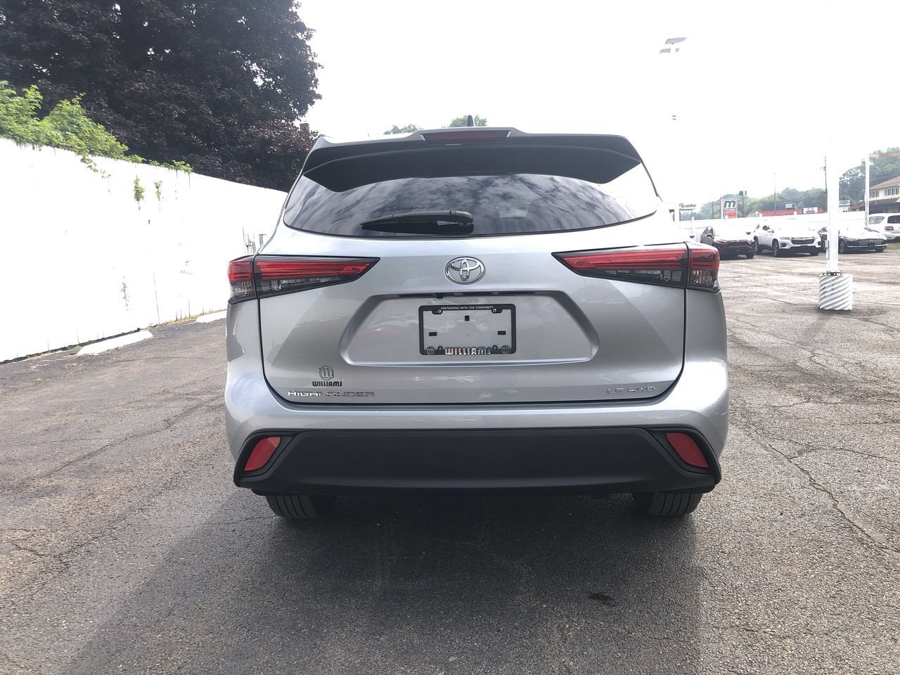 2023 Toyota Highlander LE