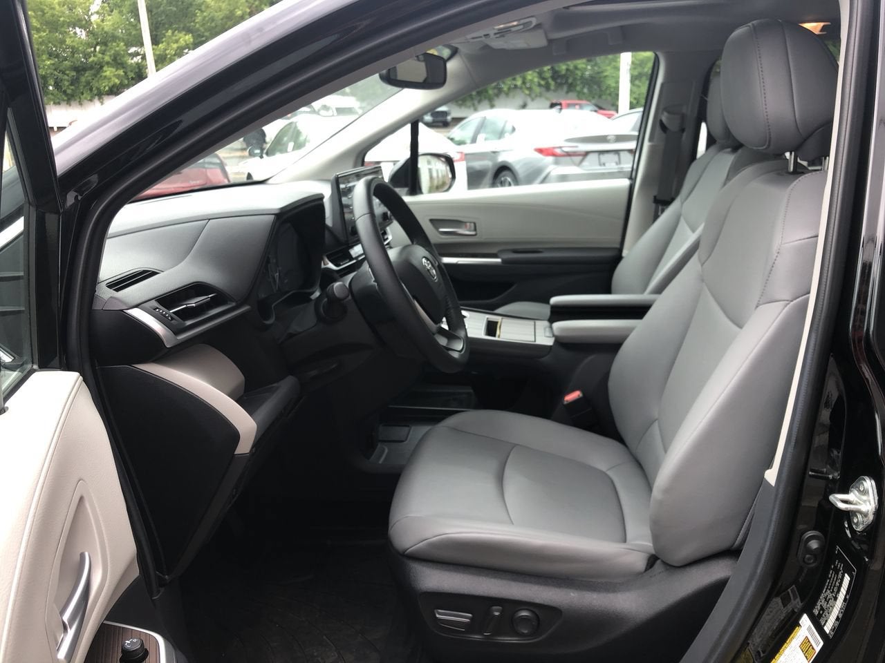 2024 Toyota Sienna XLE
