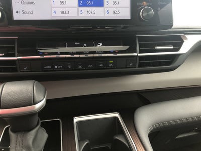2024 Toyota Sienna XLE