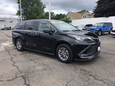 2024 Toyota Sienna XLE