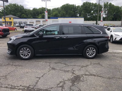 2024 Toyota Sienna XLE
