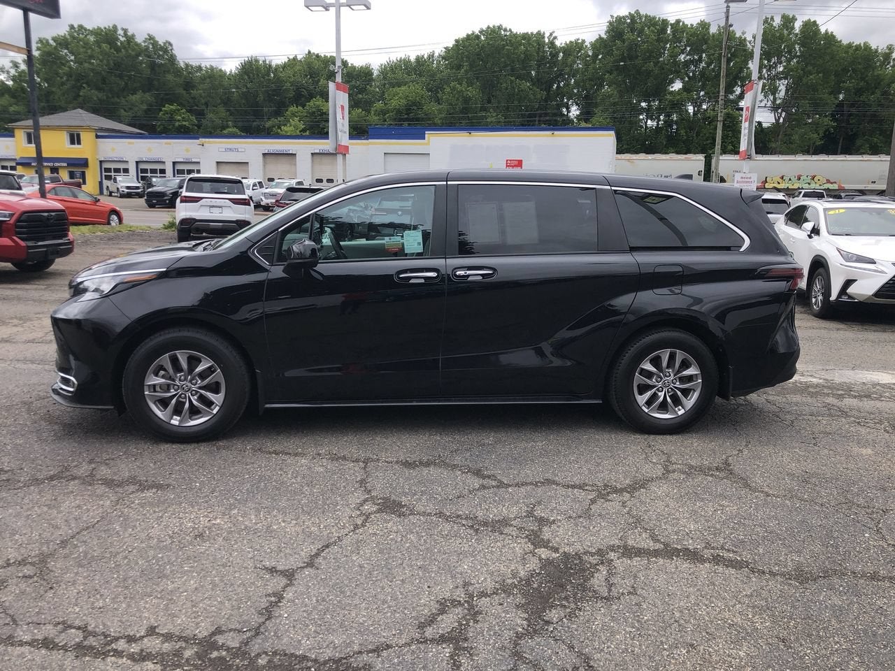 2024 Toyota Sienna XLE