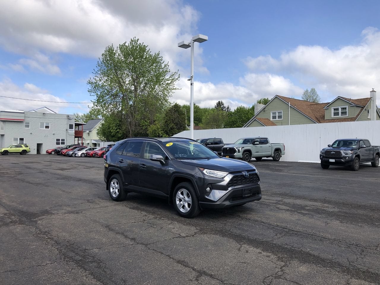 2020 Toyota RAV4 Hybrid XLE
